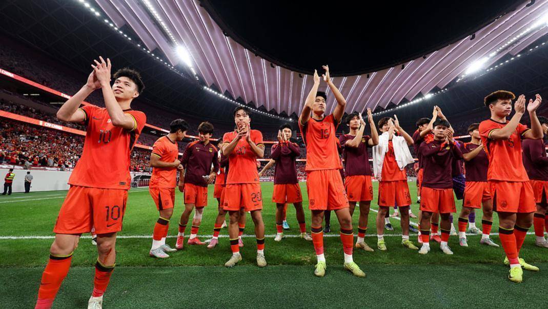 社区盾关键时刻再迎强敌，迈阿密热火远射贴柱，主帅态度——悬念犹存，阵容厚度经受考验