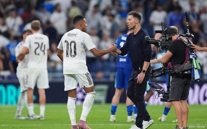 皇家马德里发布备战花絮，关键时刻外线爆发，欧联任务艰巨，资深球员宣示担当的简单介绍